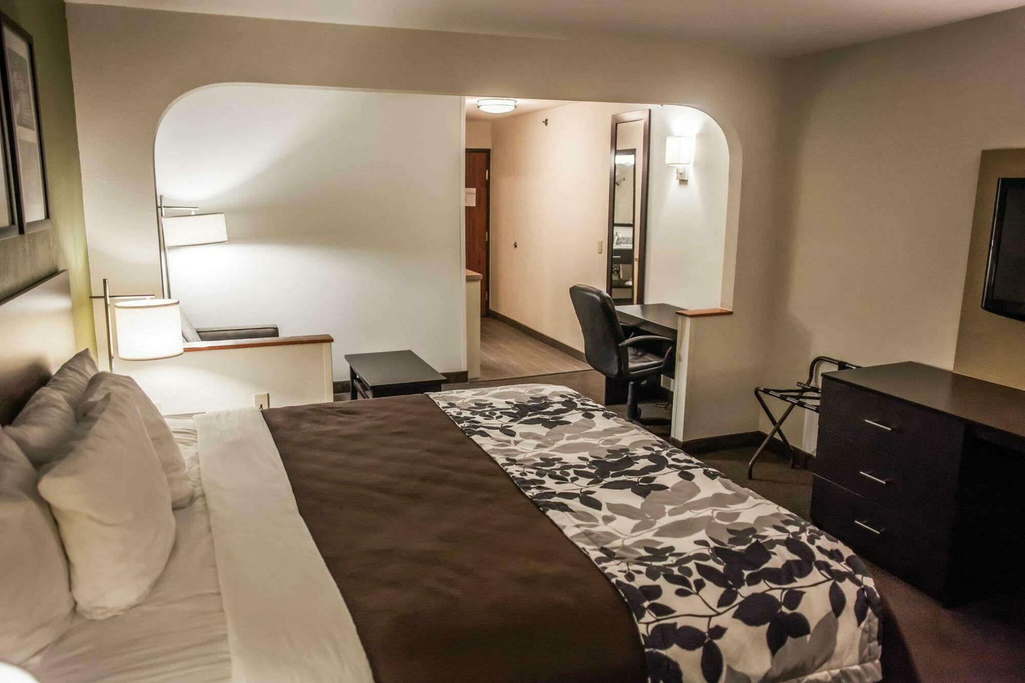 Garner Hotel Topeka West By Ihg Exterior foto